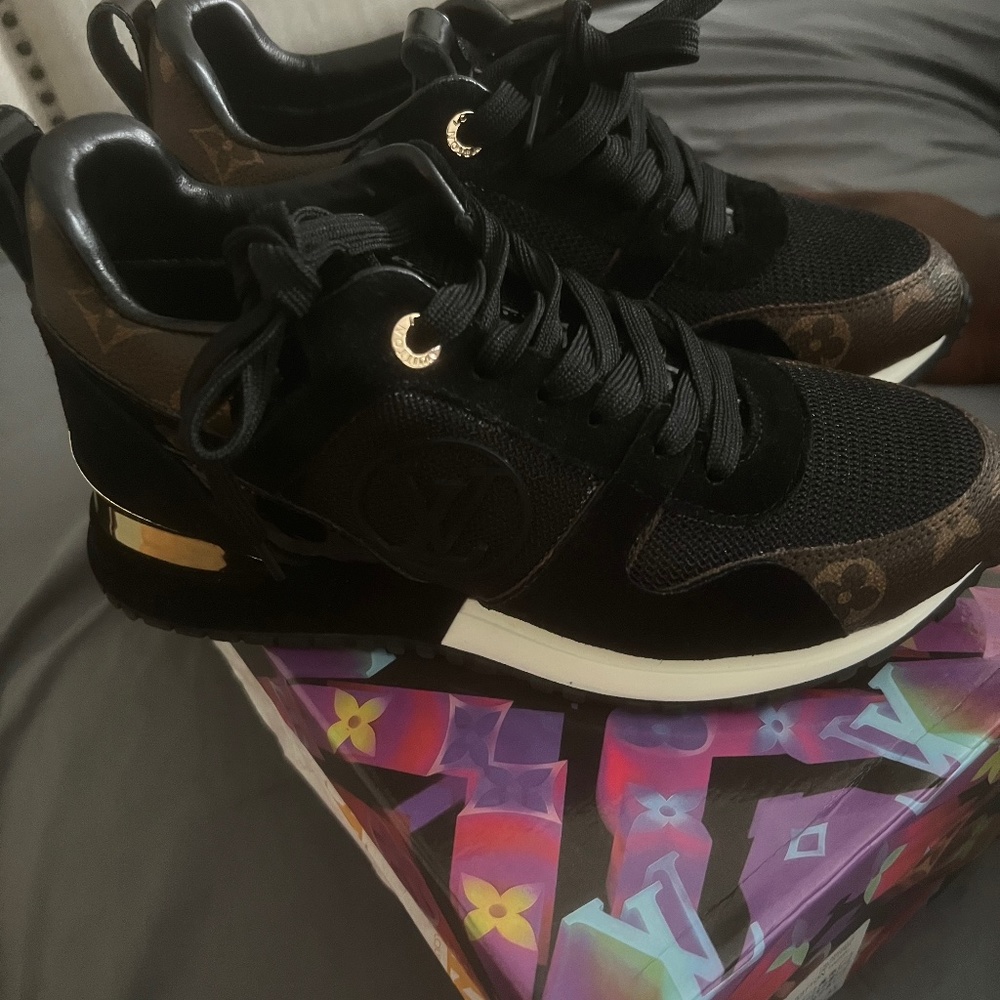 Louis Vuitton Sneakers